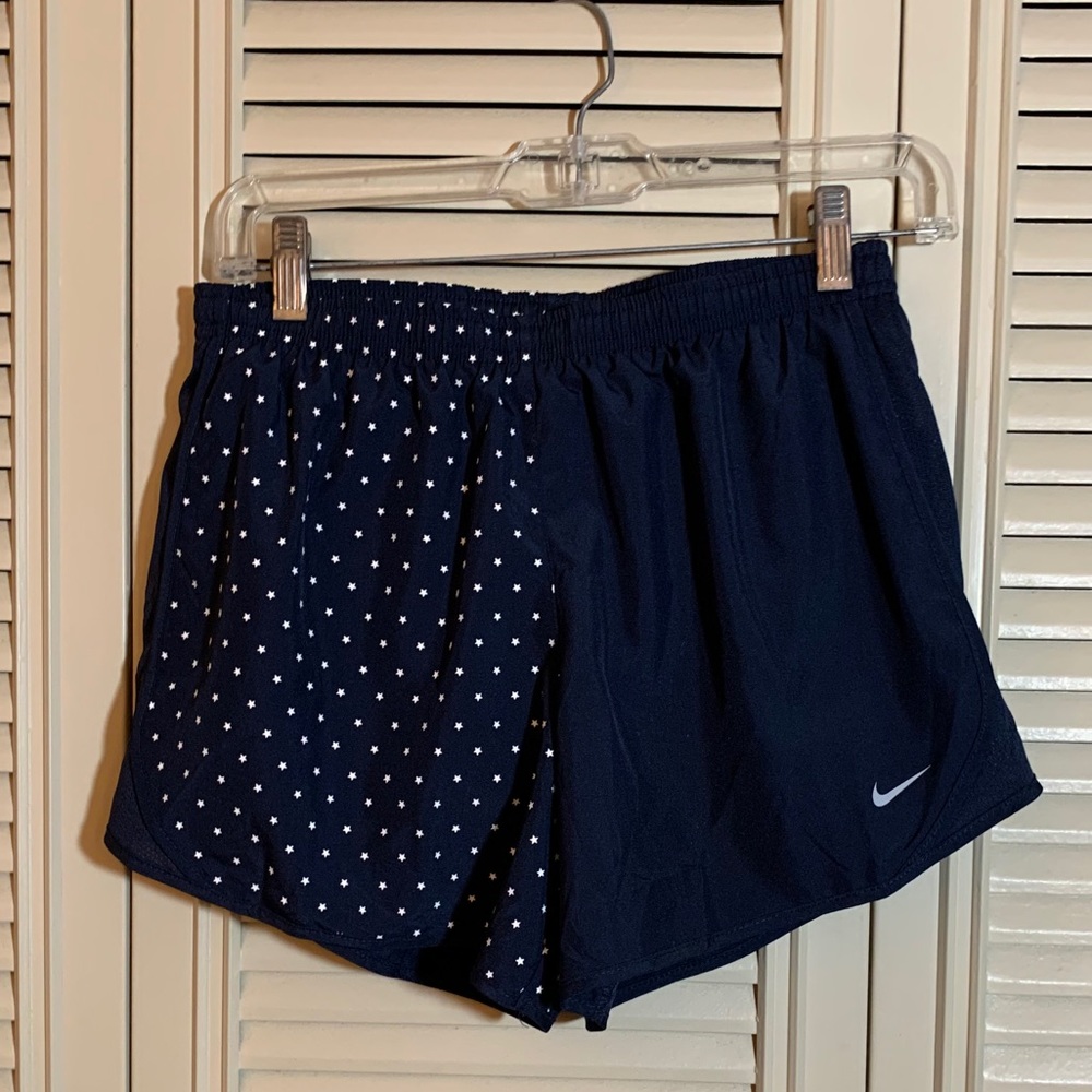 Never worn Nike tempo run shorts